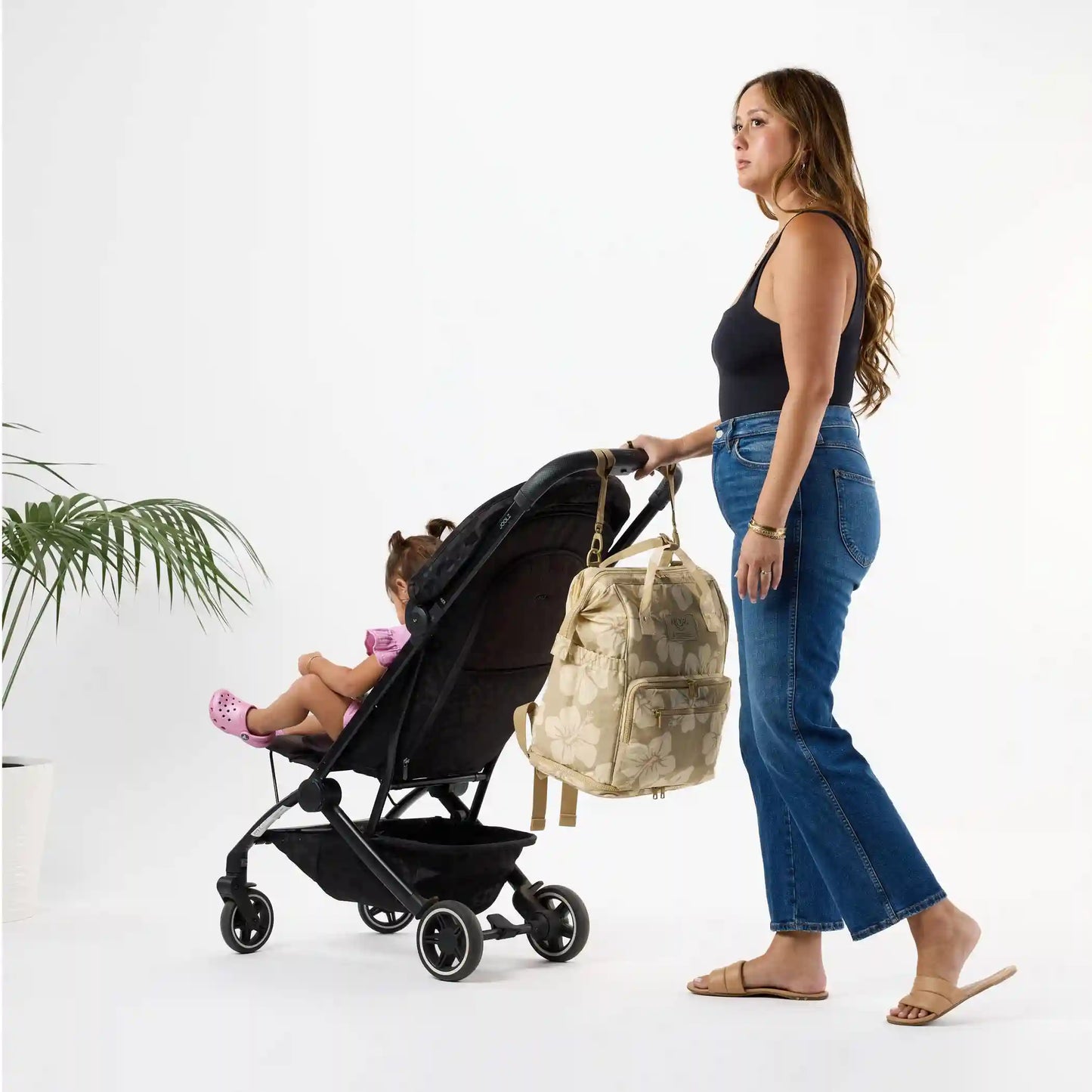 Hana Hou Le Bébé in Creme on Dune