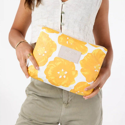 Pua Ilima Mid Pouch in Golden