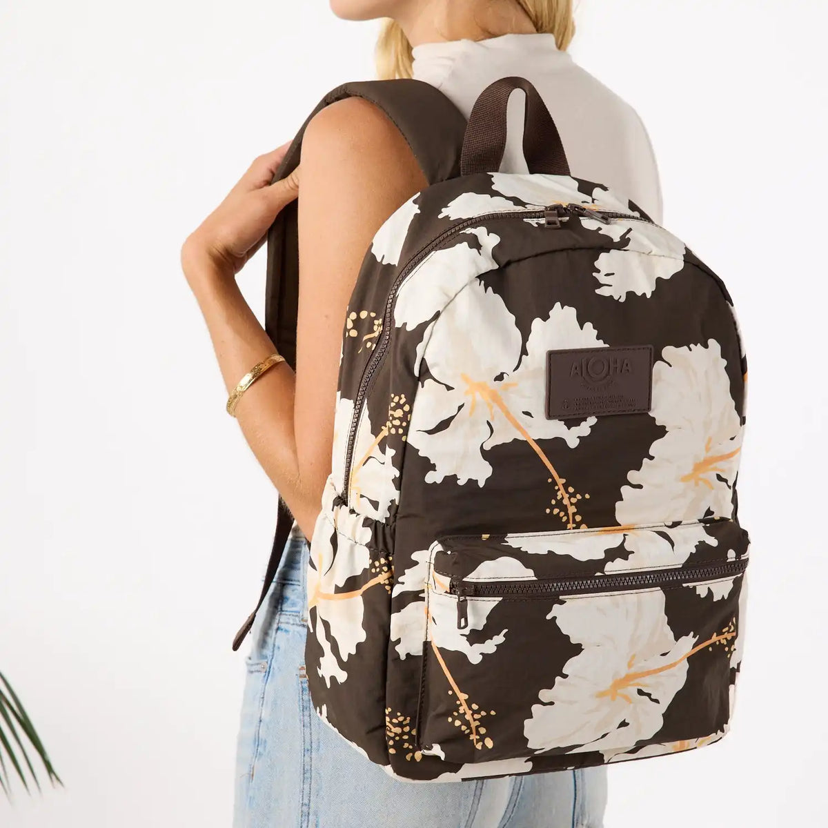 Taha'a Keep It Light Backpack in Chocolate