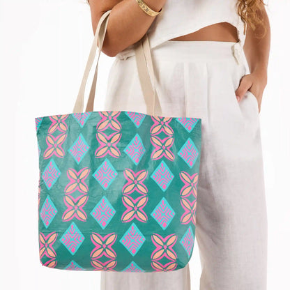 Islander Reversible Tote in Mirage