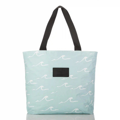 Seaside Day Tripper in White on LeMU Blue