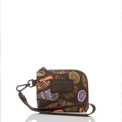 Shoreline Go-To Wristlet in Coconut