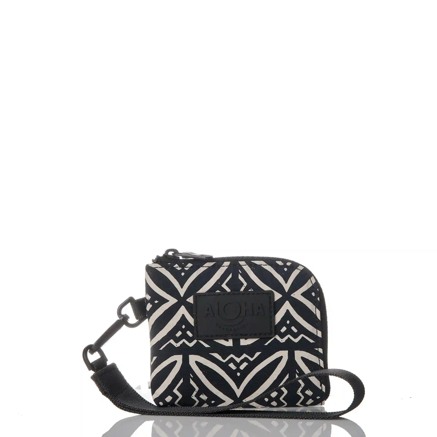 Pasifika Go-To Wristlet in Sandstone on Black