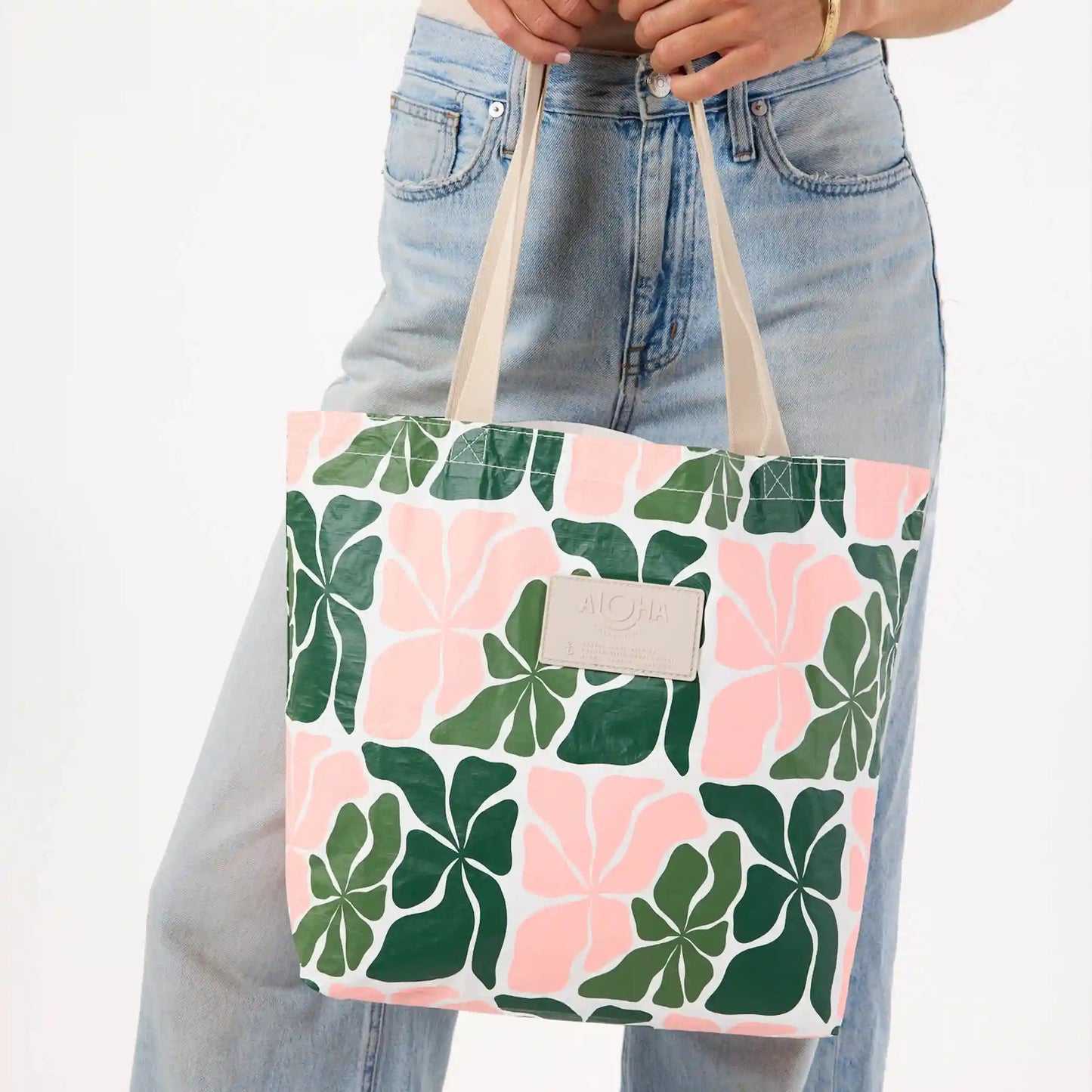 Wavy Reversible Tote in Vineyard