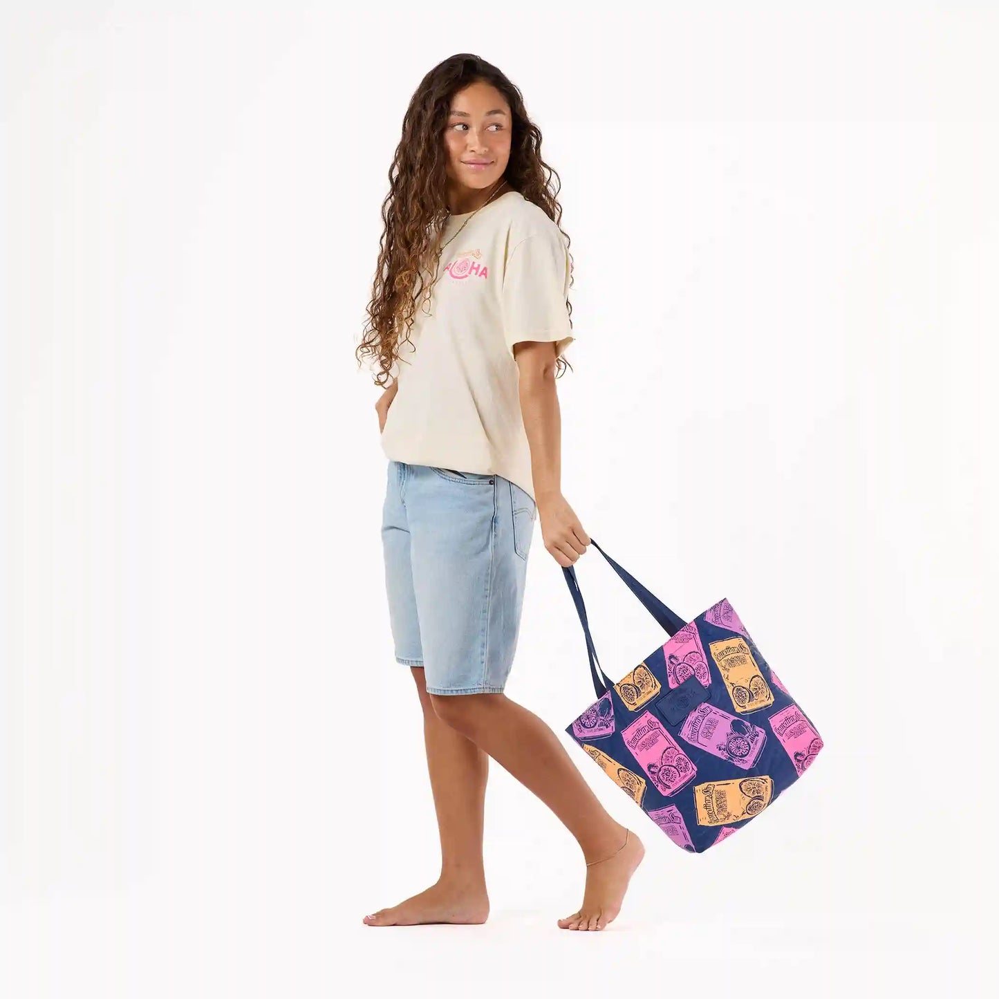 Summertime Reversible Tote in POG on Navy