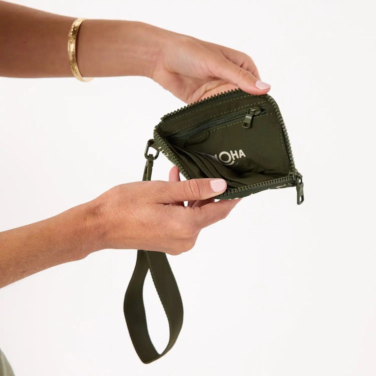 Lattice Go-To Wristlet in Olive