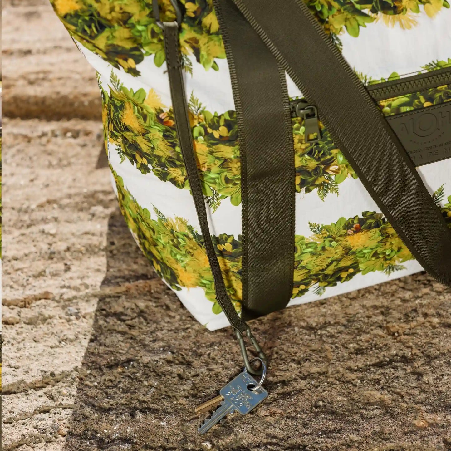 Keep It Light Zipper Tote | Lei Lehua Mamo by Aloha De Mele - Lehua Lei